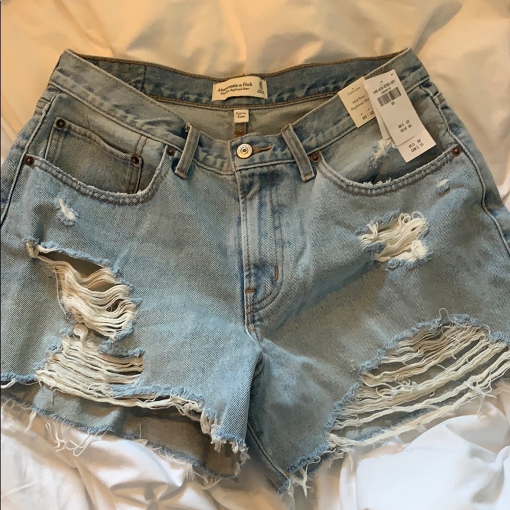 A&F Curve Love Boyfriend Short